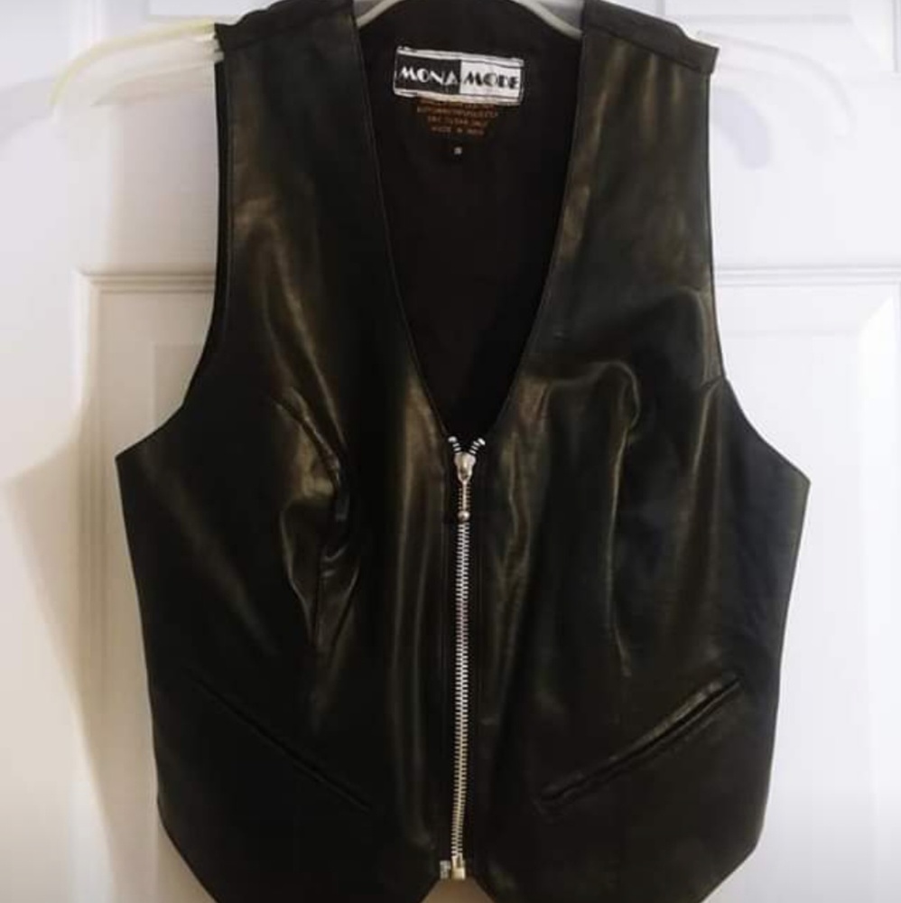 Mona Mode Black Vintage foam leather vest